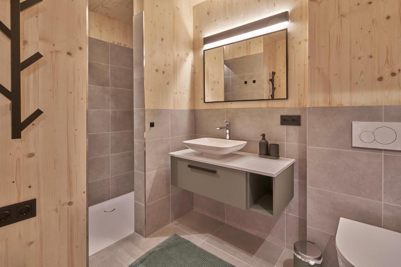 Black Forest Lodges - Gehobene Ferienwohnungen Mit Privatsaunas トゥルフェス エクステリア 写真