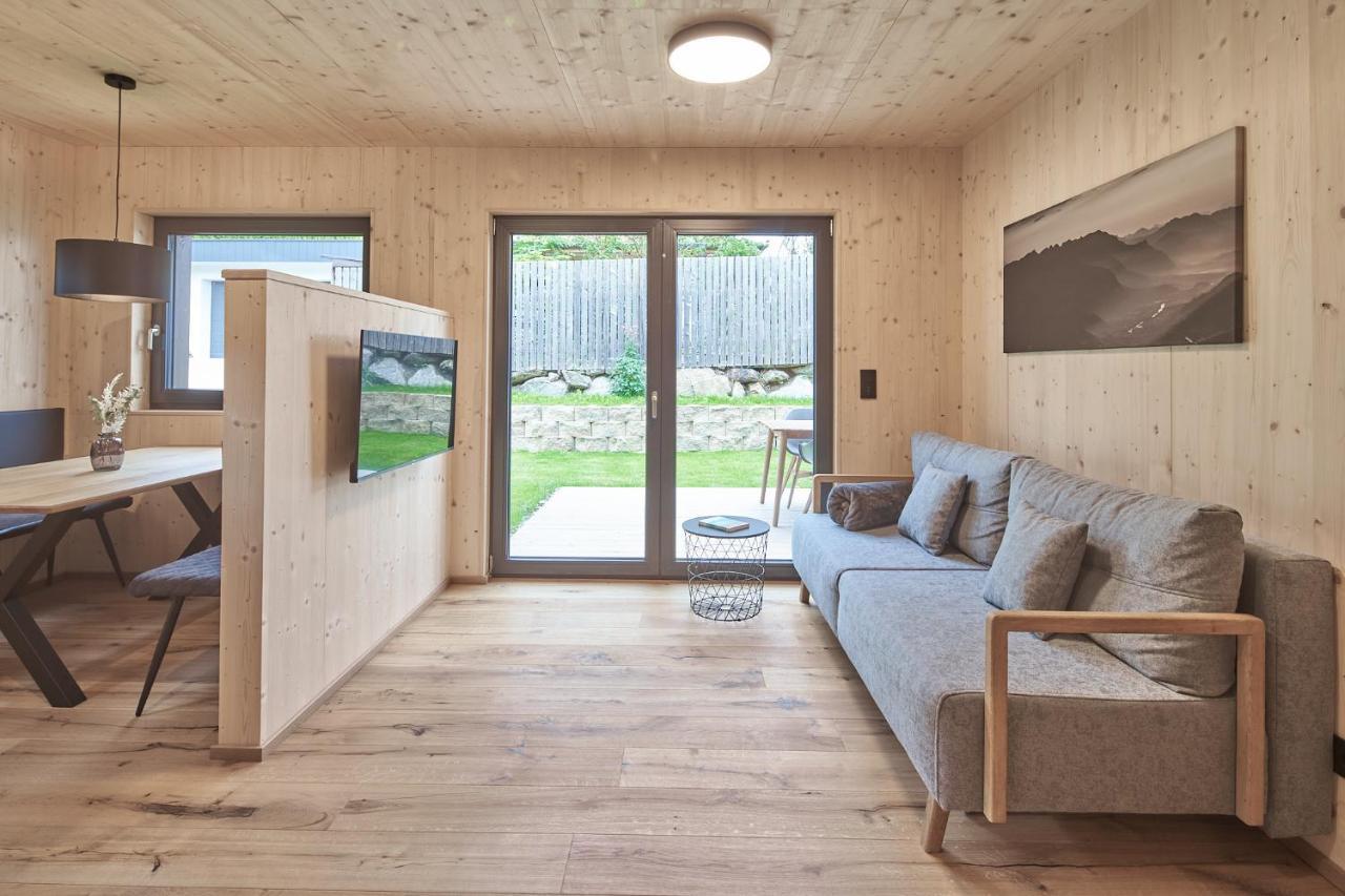 Black Forest Lodges - Gehobene Ferienwohnungen Mit Privatsaunas トゥルフェス エクステリア 写真