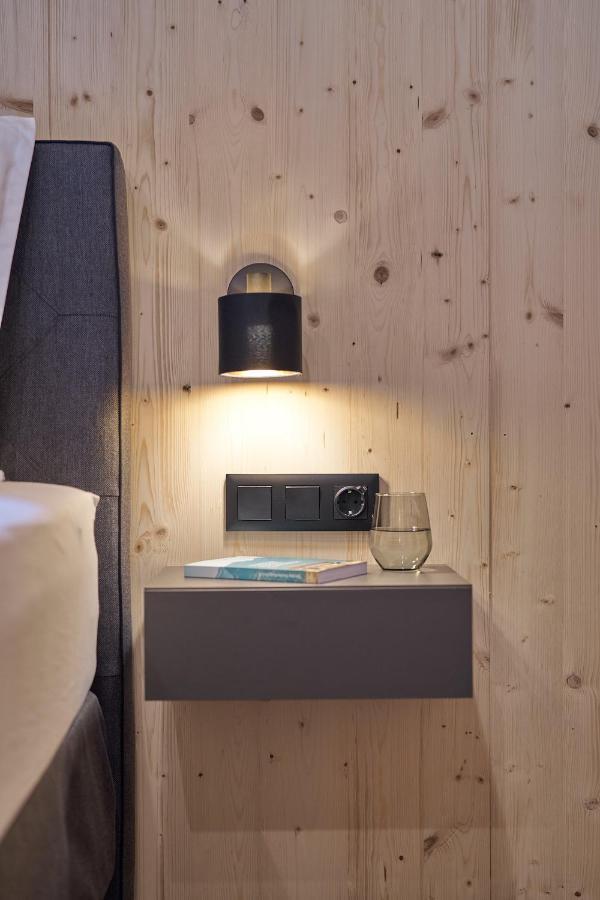 Black Forest Lodges - Gehobene Ferienwohnungen Mit Privatsaunas トゥルフェス エクステリア 写真