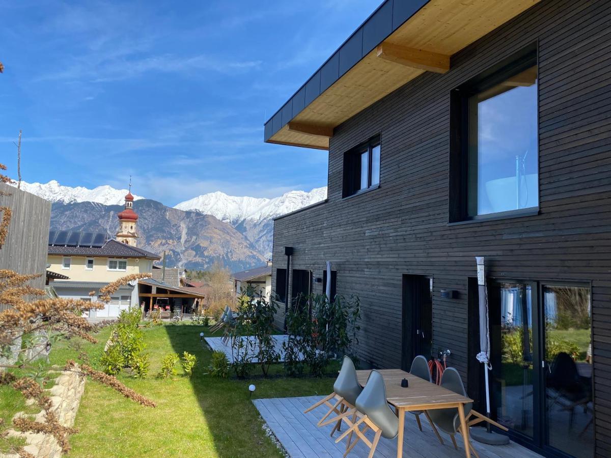 Black Forest Lodges - Gehobene Ferienwohnungen Mit Privatsaunas トゥルフェス エクステリア 写真